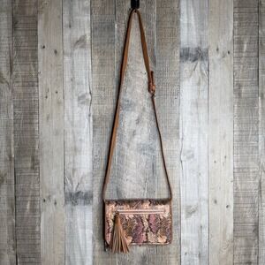 Womens Old Navy Brown Snakeskin Faux Leather Small Shoulder Handbag Purse EUC